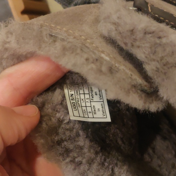 UGG Alasdair Wedge brown/tan Boots sz 9 - Picture 7 of 10